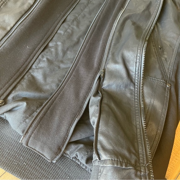 GUESS Motorcycle Jacket -Faux-Leather Detachable-Hood Size Large Men’s - Picture 11 of 15